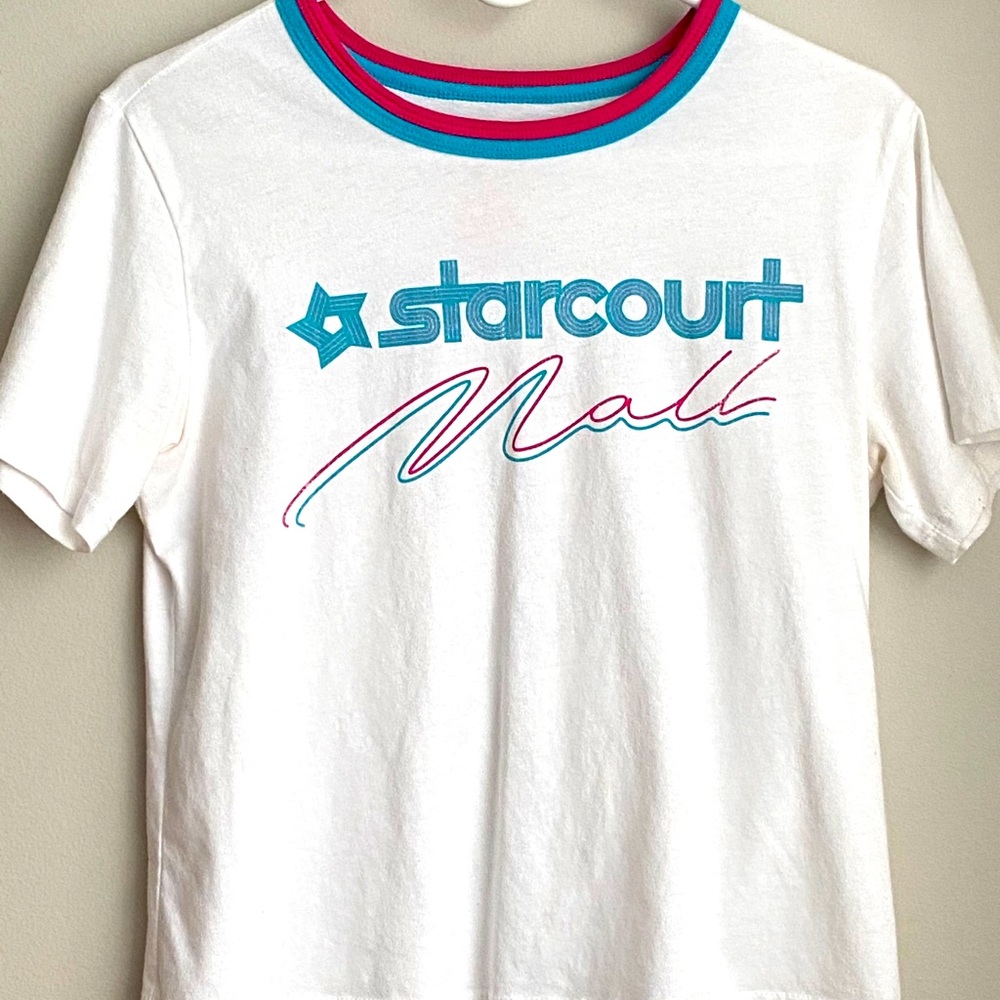 Stranger Things Cropped T-Shirt🌈